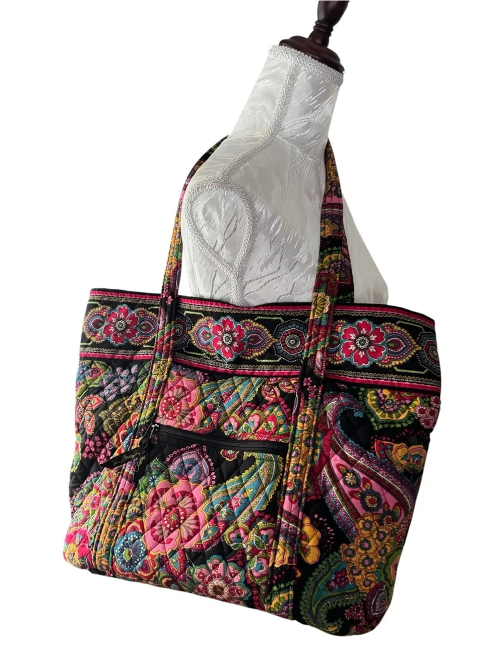 Vera Bradley tote bag features the retired Symphony in Hue pattern